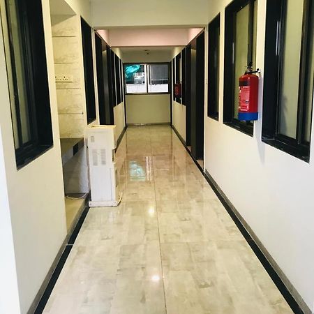 Hooliv 7 Avenues G Block Pune Exterior photo