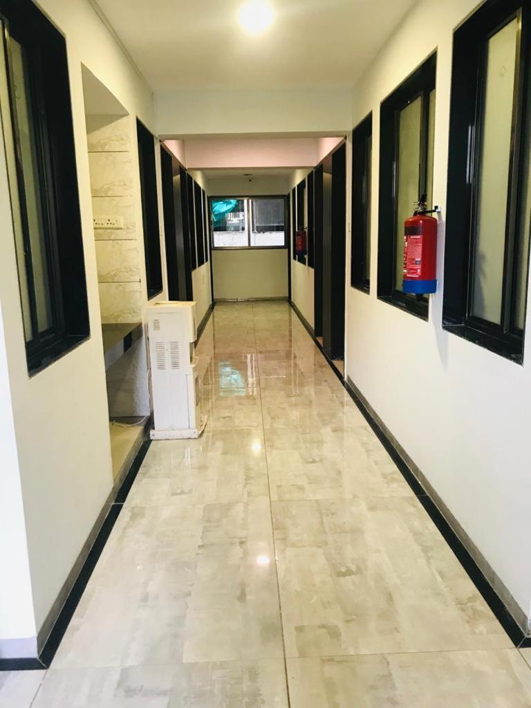 Hooliv 7 Avenues G Block Pune Exterior photo